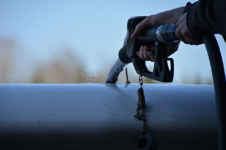 Pakistanis will pay 1 billion everyday with increase in petrol price