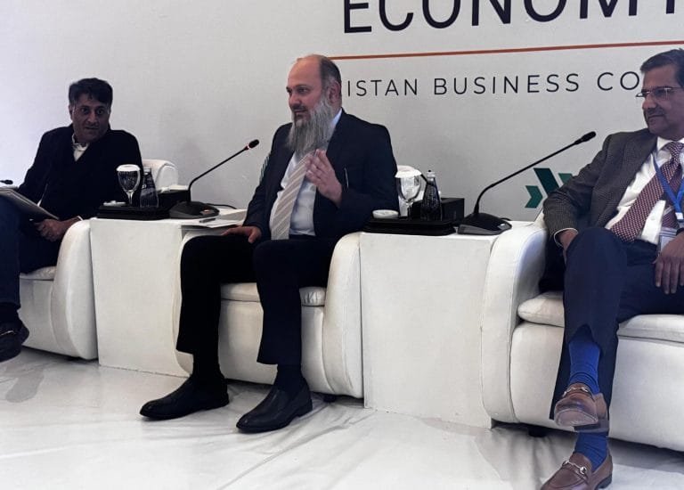 Jam Kamal Hopes to Achieve $60 Billion Export Target