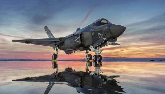 Four Fighter Jets Can Fly Without a Runway!
